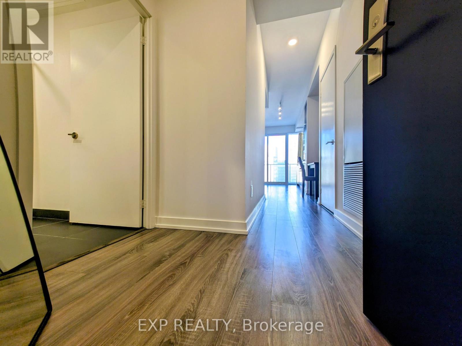 1821 - 20 Edward Street, Toronto, Ontario  M5G 1C9 - Photo 3 - C12633074