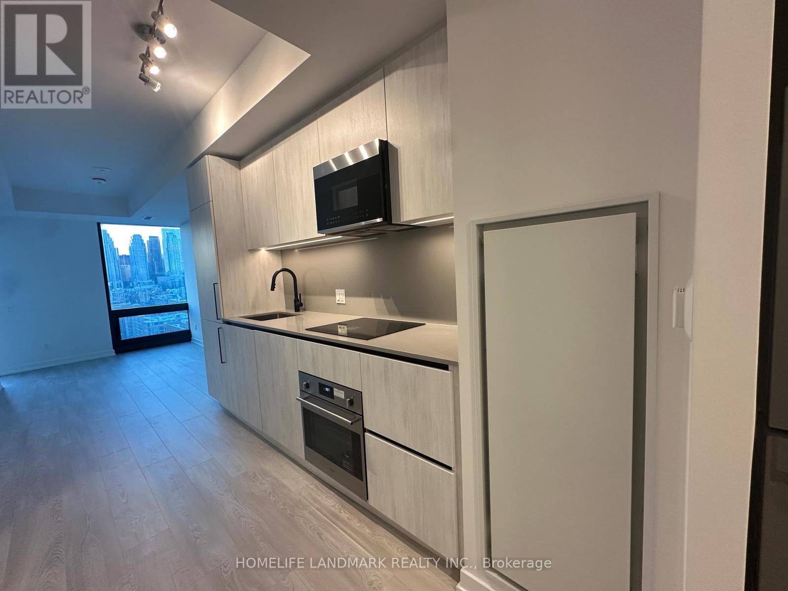 1705 - 35 Parliament Street, Toronto, Ontario  M5A 0Z5 - Photo 4 - C12633100