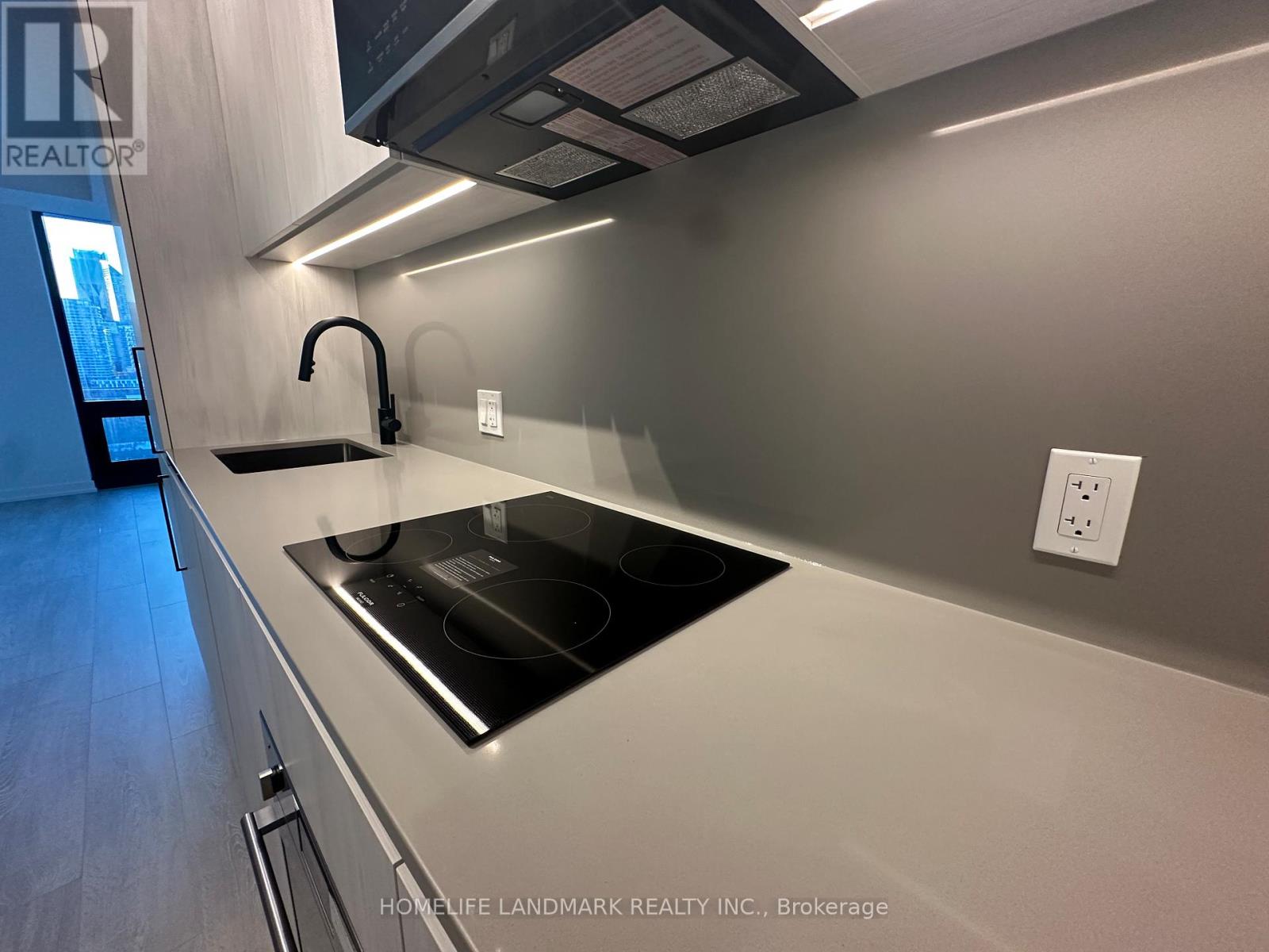 1705 - 35 Parliament Street, Toronto, Ontario  M5A 0Z5 - Photo 5 - C12633100