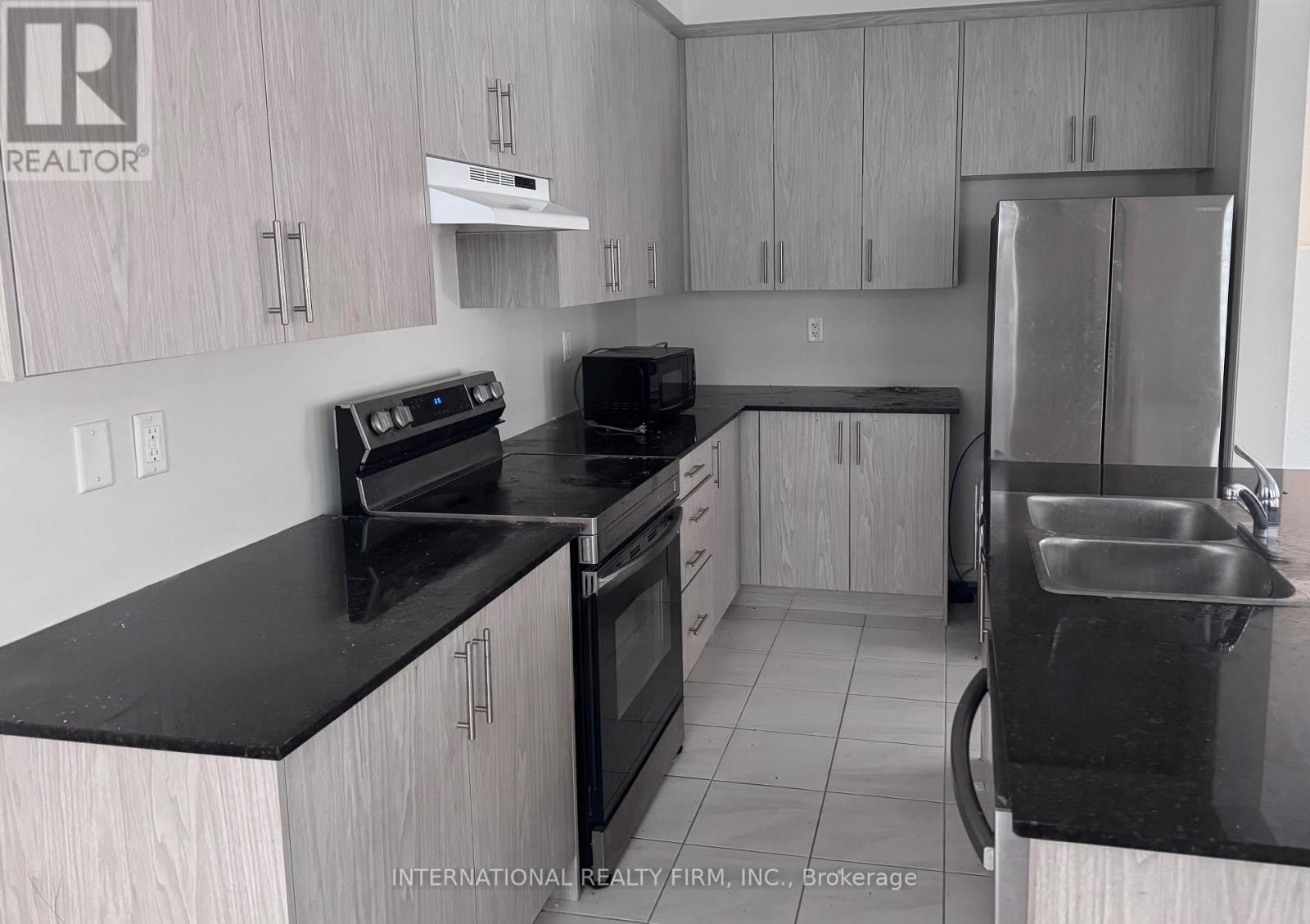 1222 Plymouth Drive, Oshawa, Ontario  L1L 0T9 - Photo 2 - E12633062