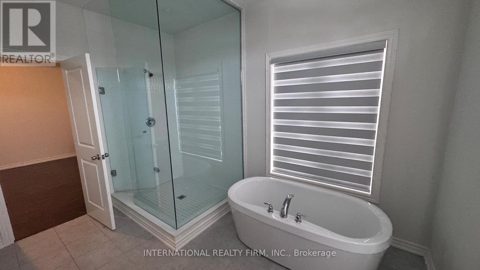 1222 Plymouth Drive, Oshawa, Ontario  L1L 0T9 - Photo 5 - E12633062