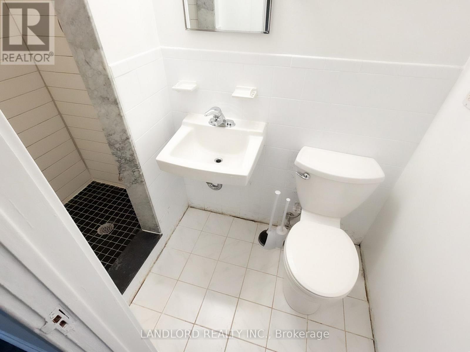 4 - 2469 Queen Street E, Toronto, Ontario  M4E 1H8 - Photo 11 - E12633106