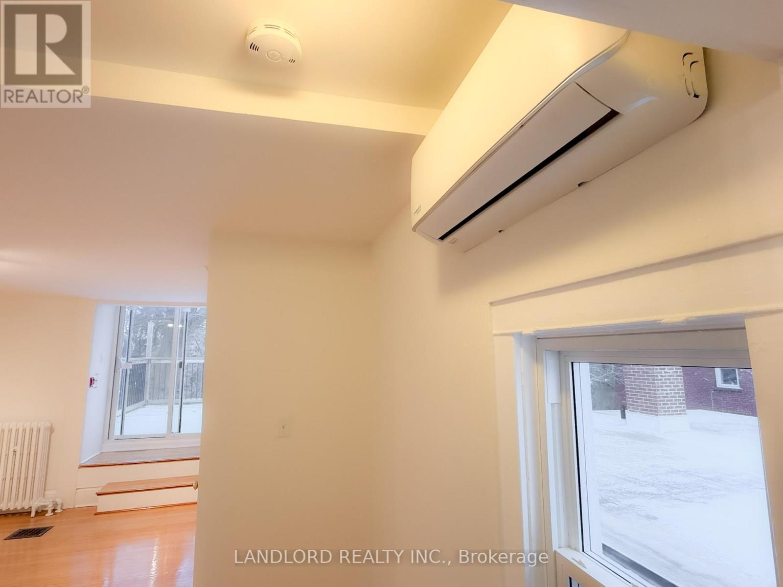 4 - 2469 Queen Street E, Toronto, Ontario  M4E 1H8 - Photo 7 - E12633106