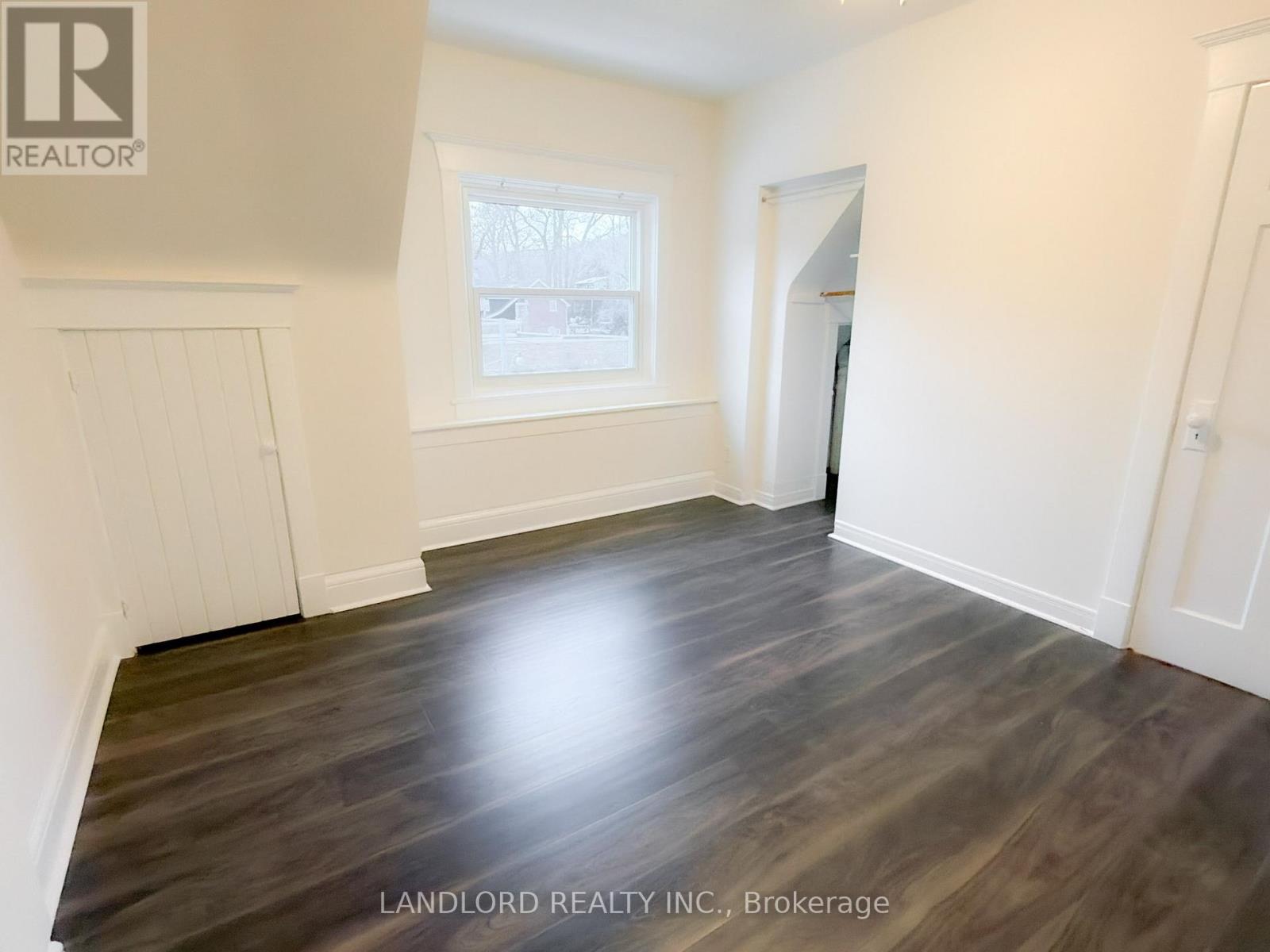 4 - 2469 Queen Street E, Toronto, Ontario  M4E 1H8 - Photo 9 - E12633106