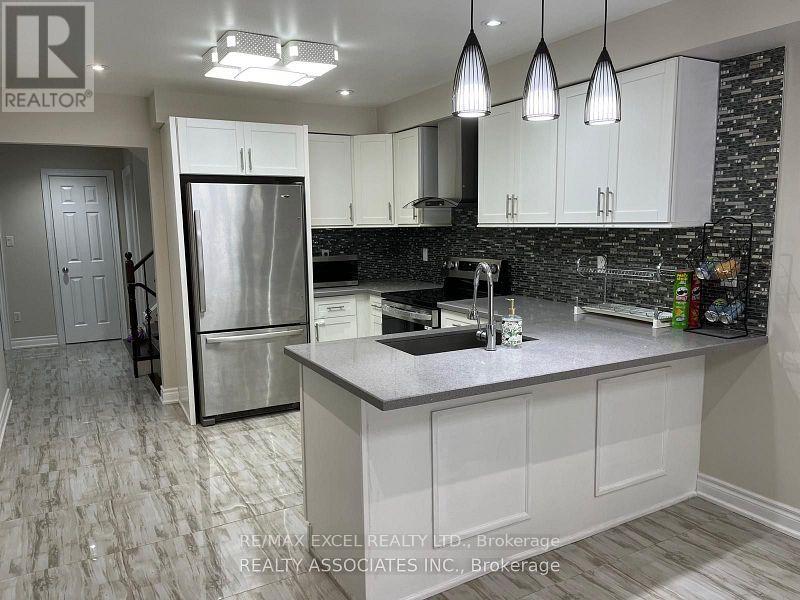 Main - 187 Shepton Way, Toronto, Ontario  M1V 5N4 - Photo 4 - E12633108