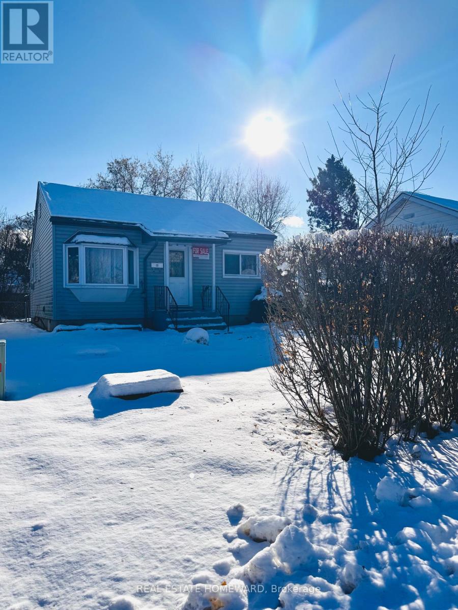 13 PINE STREET, Ajax, Ontario