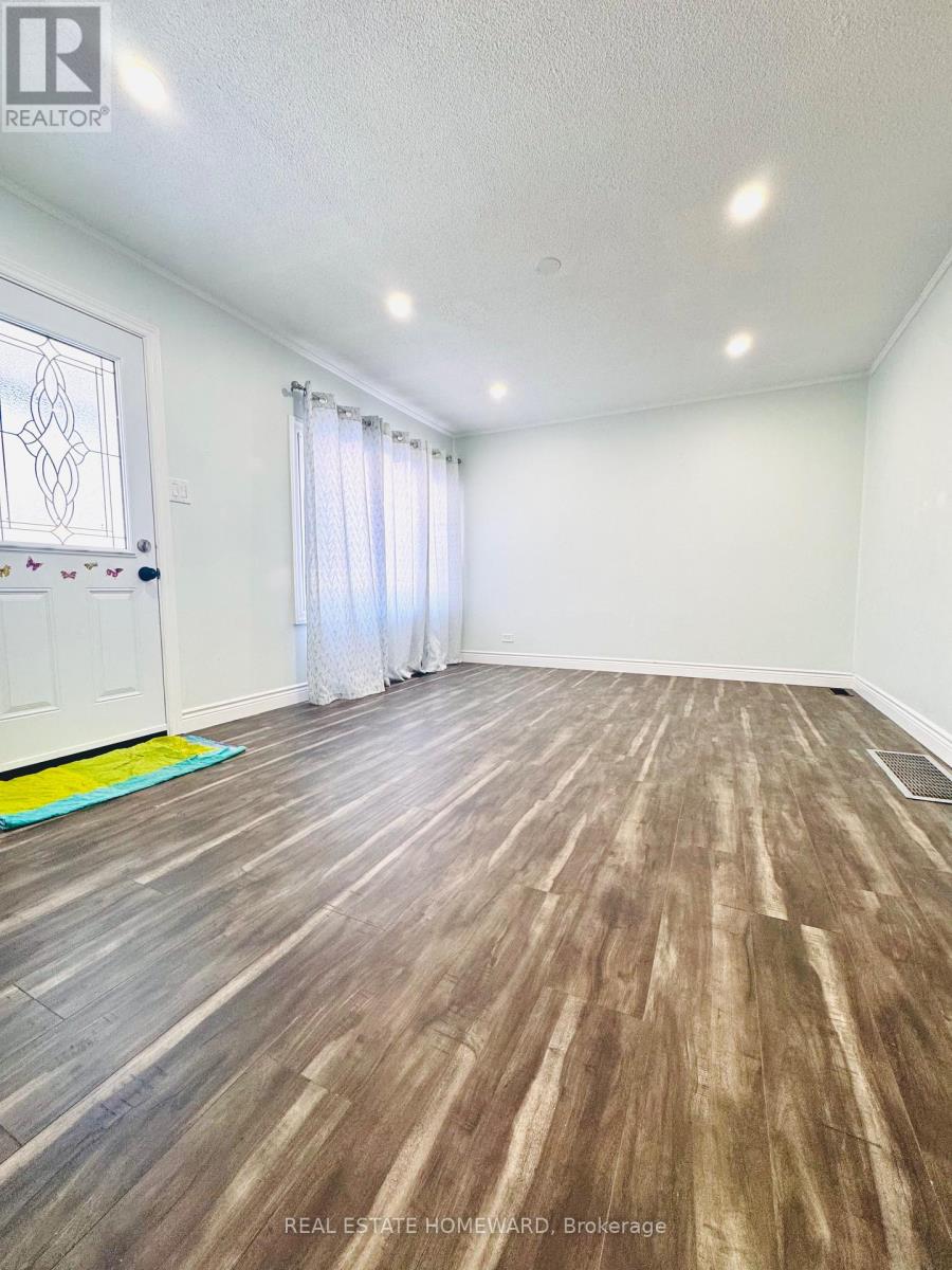 13 Pine Street, Ajax, Ontario  L1S 1X8 - Photo 4 - E12633116