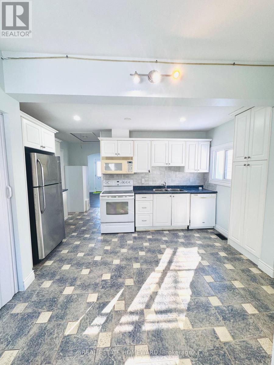 13 Pine Street, Ajax, Ontario  L1S 1X8 - Photo 9 - E12633116