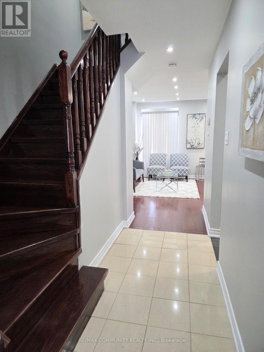 31 Stather Crescent, Markham, Ontario  L3S 1C9 - Photo 18 - N12633052