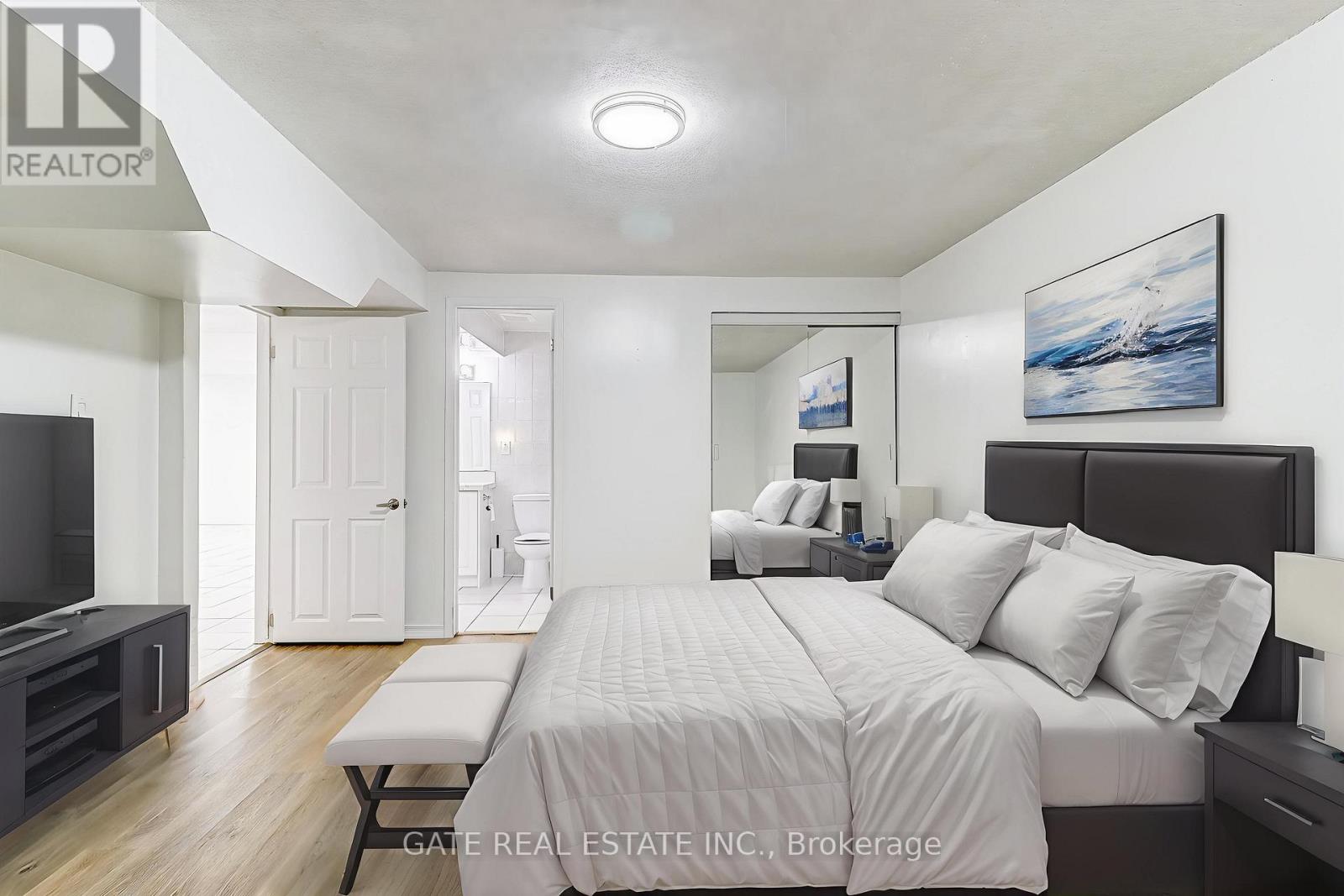 11 Jordana Drive, Markham, Ontario  L3S 3C2 - Photo 3 - N12633076