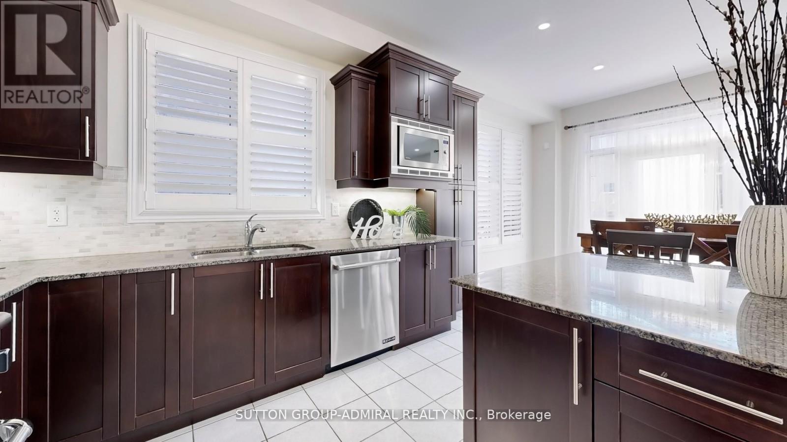 186 Ascalon Drive, Vaughan, Ontario  L6A 0M8 - Photo 13 - N12633080