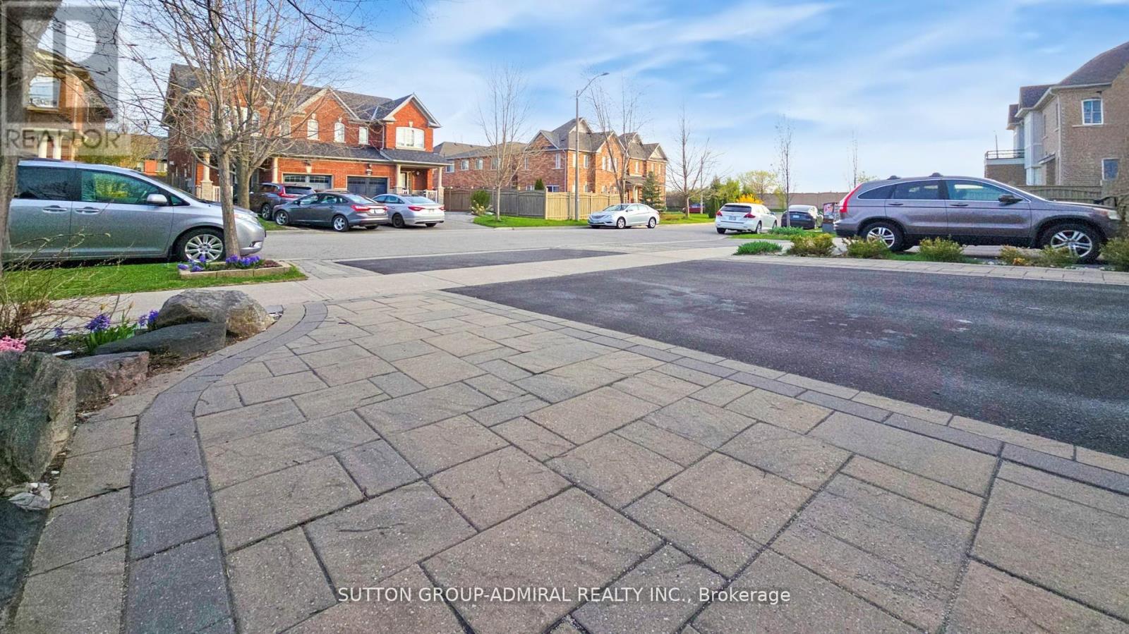 186 Ascalon Drive, Vaughan, Ontario  L6A 0M8 - Photo 3 - N12633080