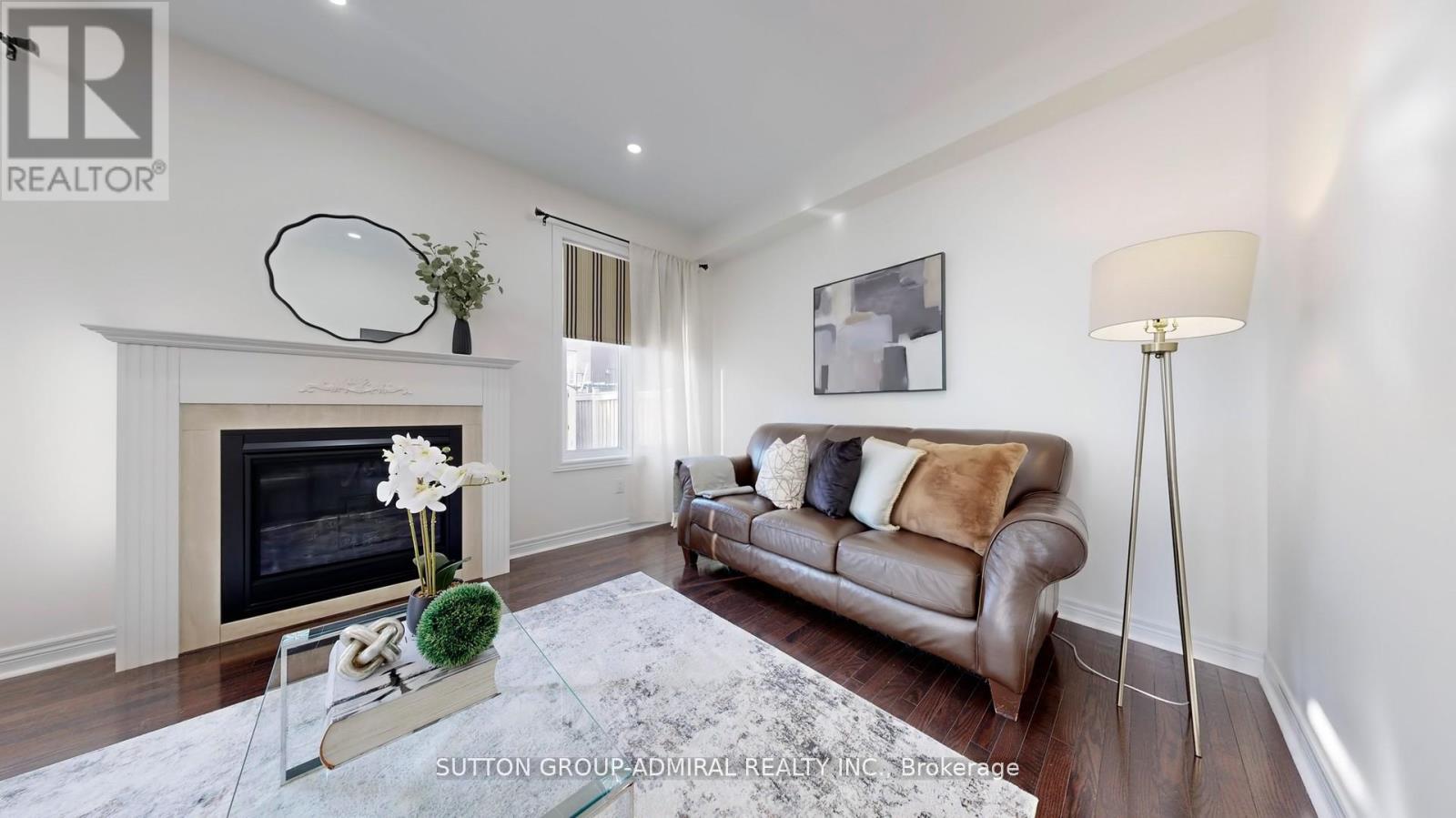 186 Ascalon Drive, Vaughan, Ontario  L6A 0M8 - Photo 4 - N12633080