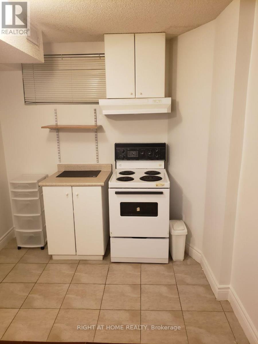 10 Fisico Court, Markham, Ontario  L4B 3Z2 - Photo 2 - N12633082