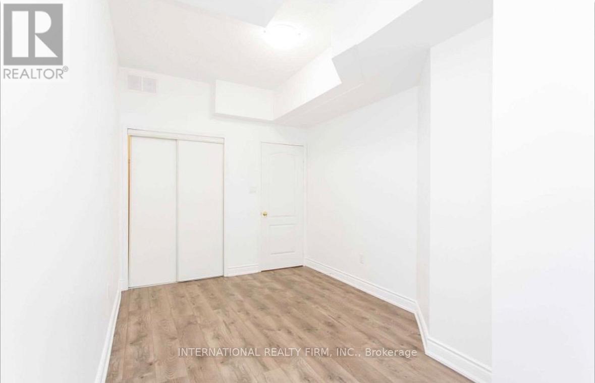 141 - 601 Shoreline Drive, Mississauga, Ontario  L5B 4K7 - Photo 2 - W12633038