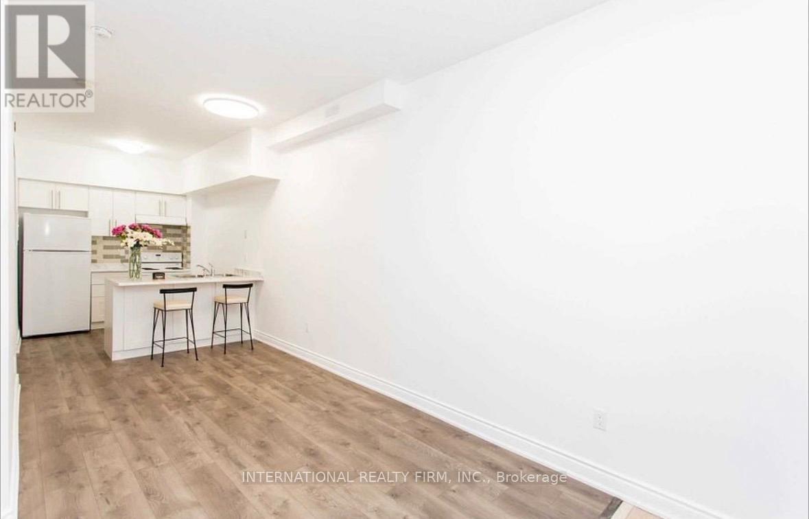 141 - 601 Shoreline Drive, Mississauga, Ontario  L5B 4K7 - Photo 5 - W12633038