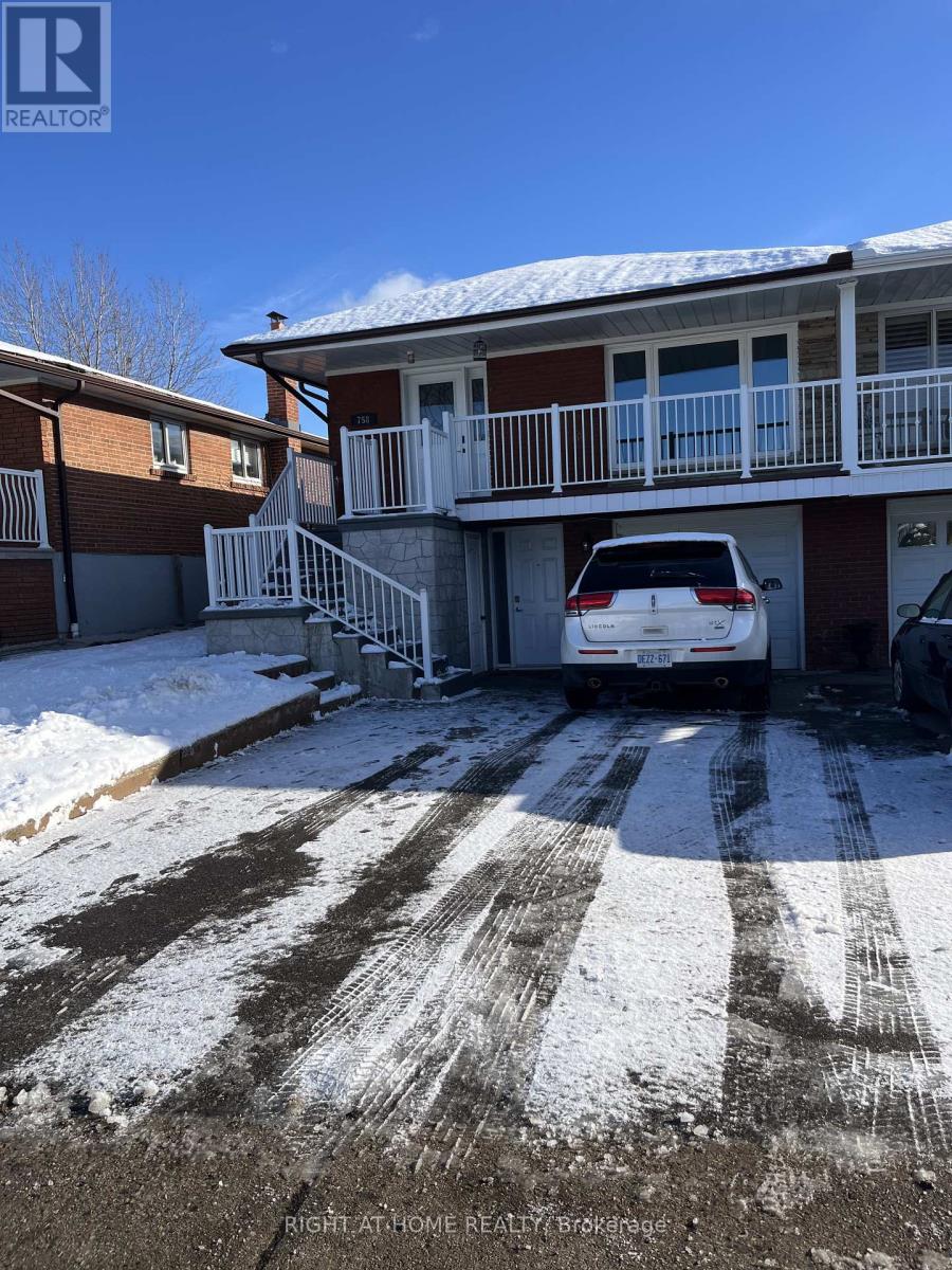 758 GREENORE ROAD W, Mississauga, Ontario