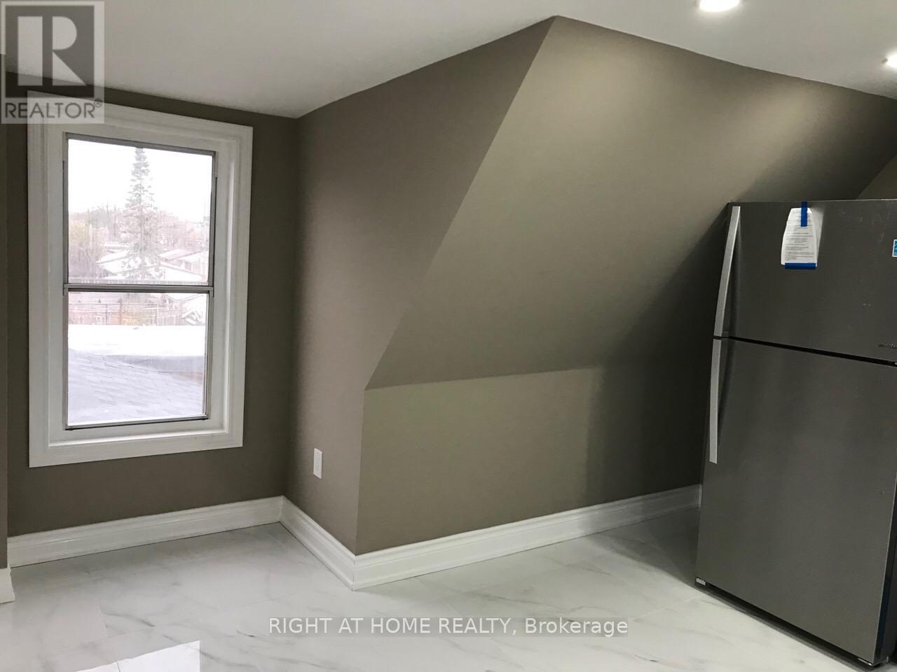 83 Hallam Street, Toronto, Ontario  M6H 1W7 - Photo 3 - W12633044