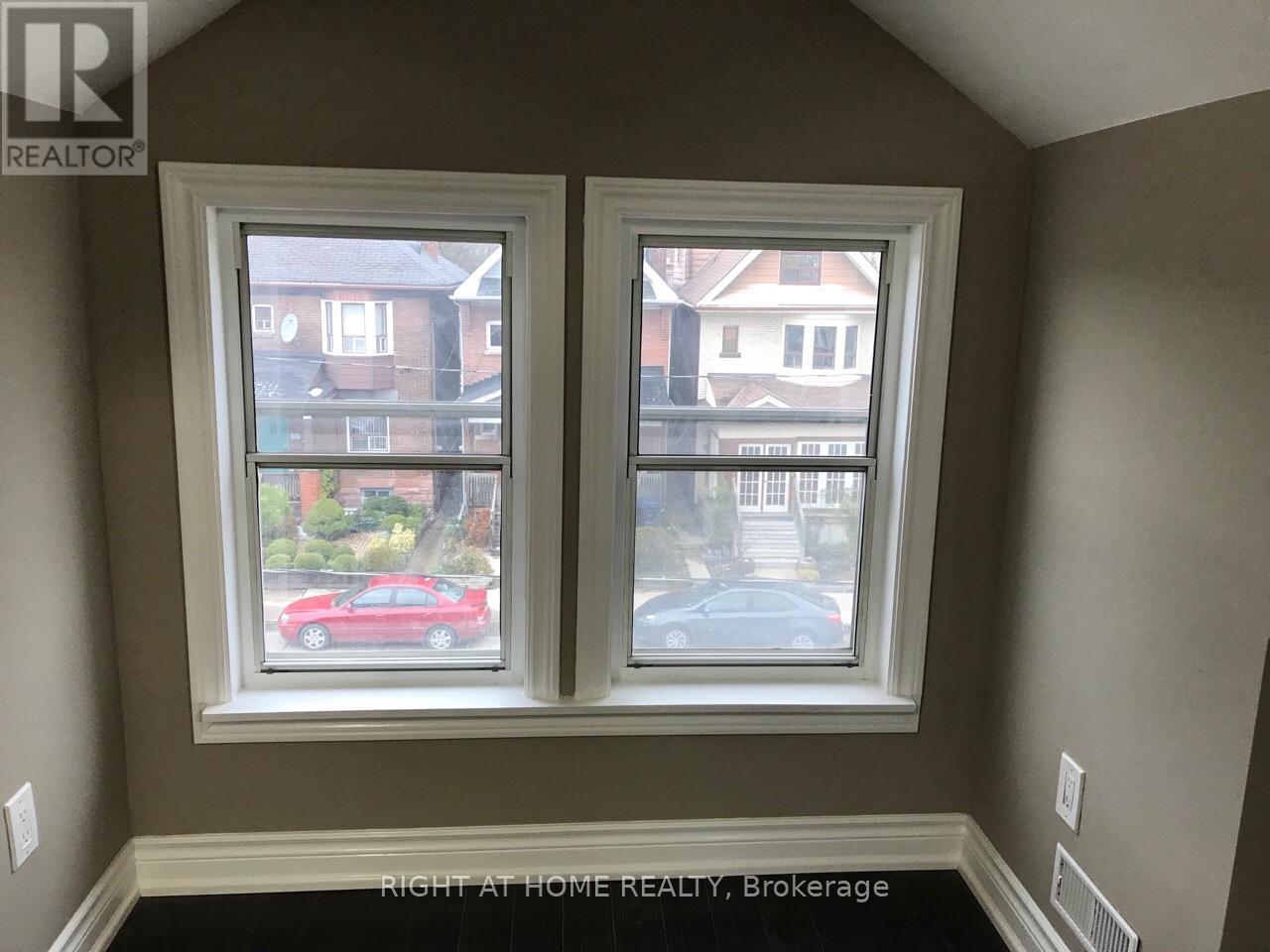 83 Hallam Street, Toronto, Ontario  M6H 1W7 - Photo 4 - W12633044