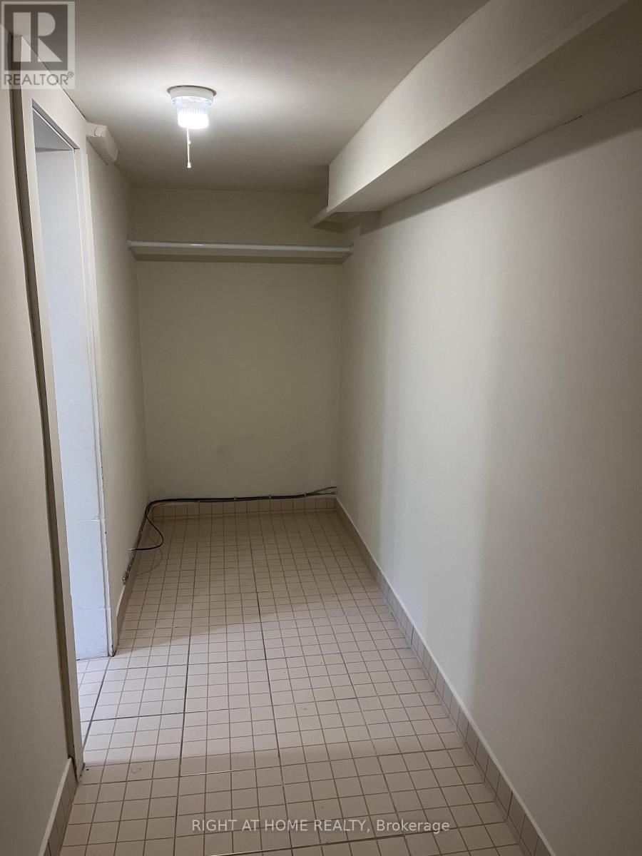 11 Rivercrest Road, Toronto, Ontario  M6S 4H4 - Photo 8 - W12633058