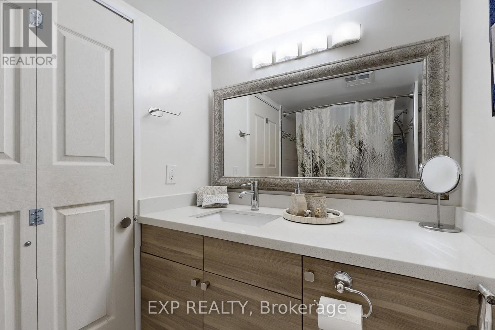 1001 - 350 Webb Drive, Mississauga, Ontario  L5B 3W4 - Photo 21 - W12633084