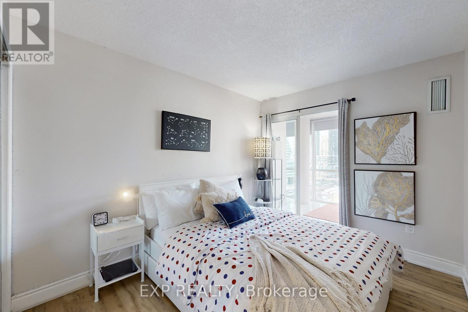 1001 - 350 Webb Drive, Mississauga, Ontario  L5B 3W4 - Photo 22 - W12633084