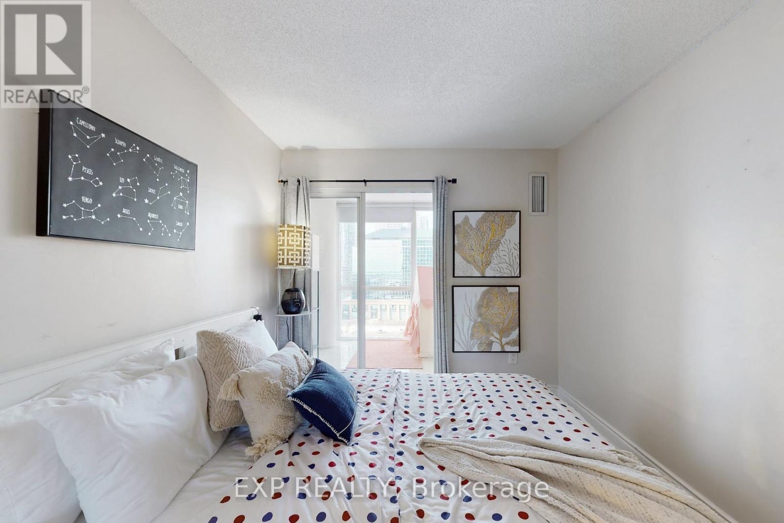 1001 - 350 Webb Drive, Mississauga, Ontario  L5B 3W4 - Photo 24 - W12633084