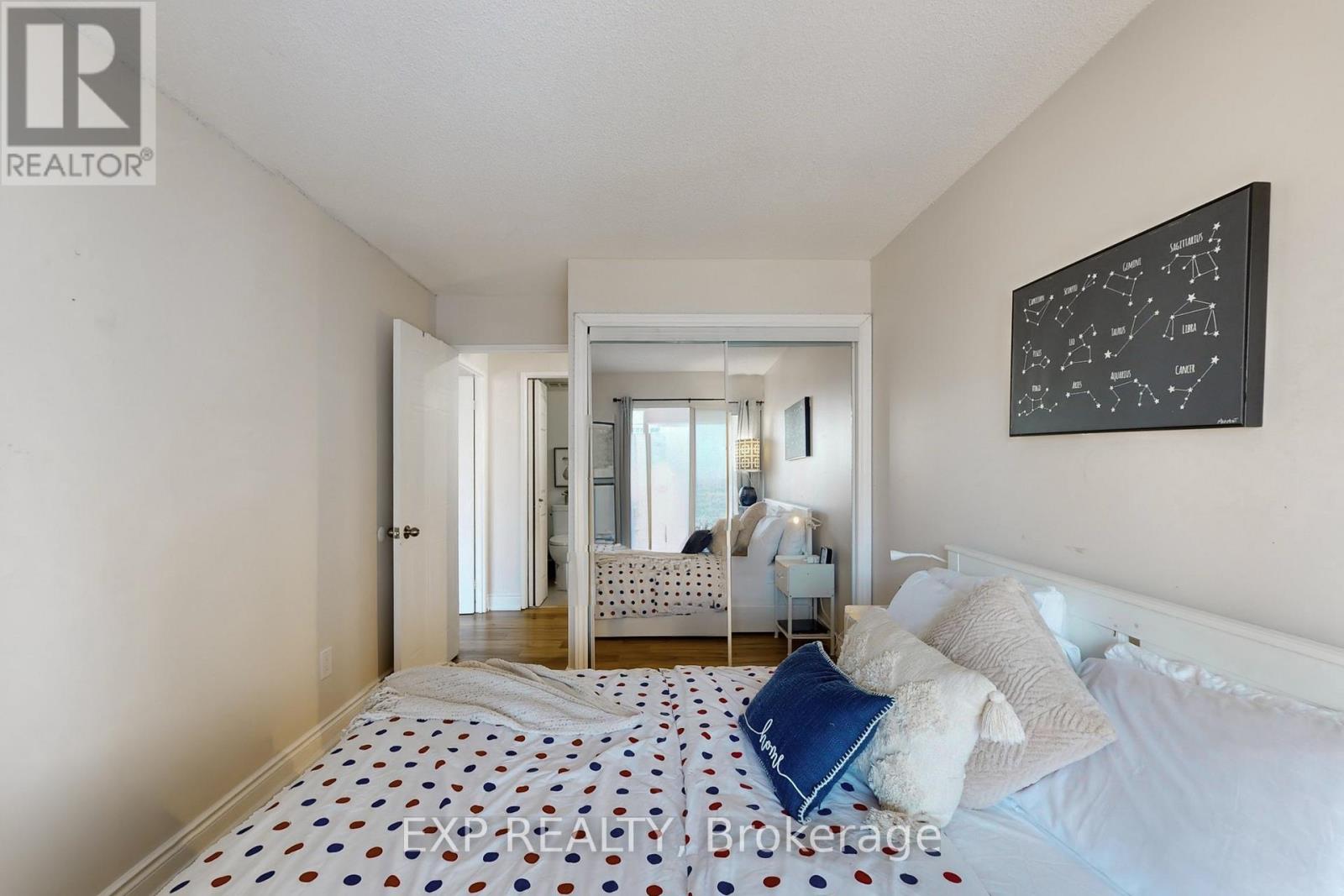 1001 - 350 Webb Drive, Mississauga, Ontario  L5B 3W4 - Photo 25 - W12633084