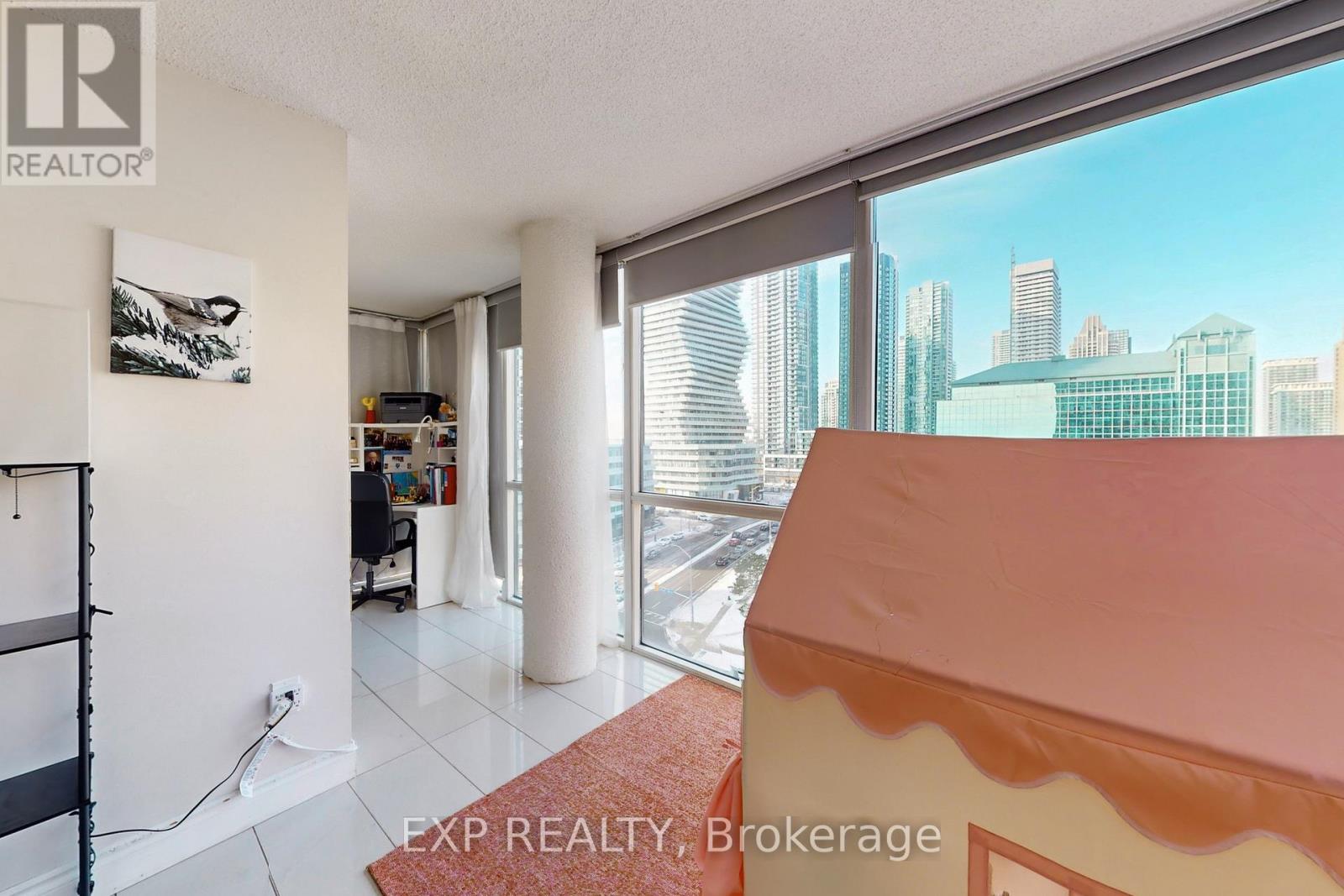 1001 - 350 Webb Drive, Mississauga, Ontario  L5B 3W4 - Photo 28 - W12633084