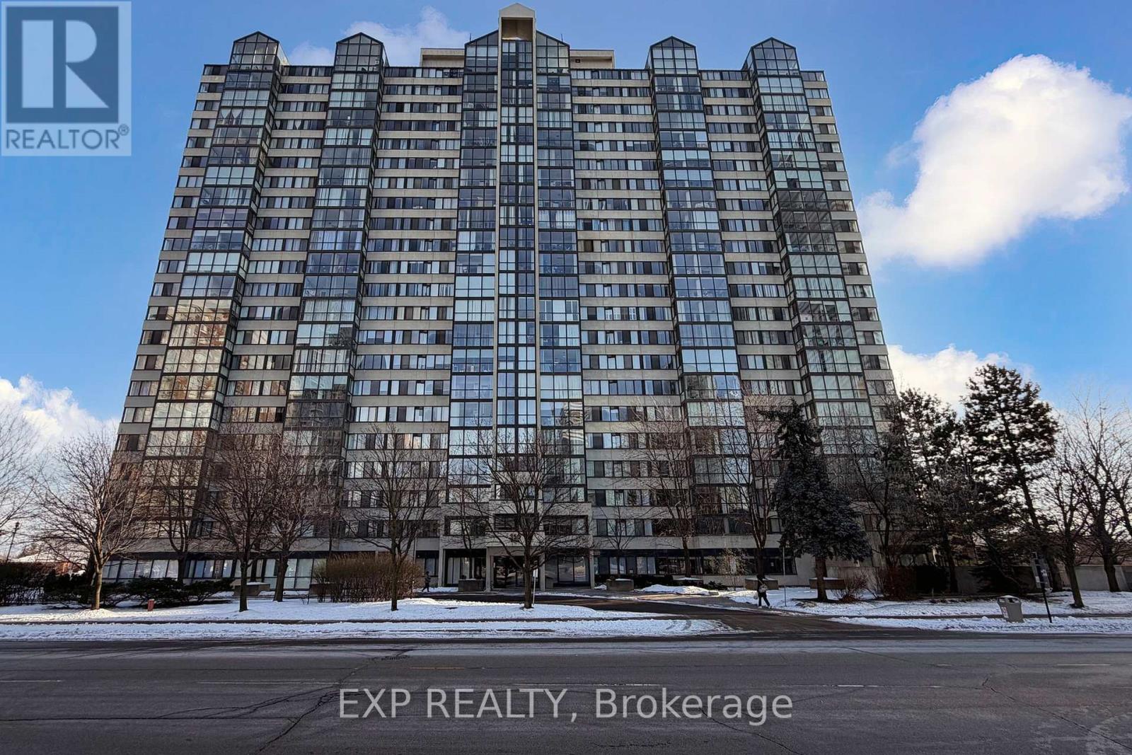 1001 - 350 Webb Drive, Mississauga, Ontario  L5B 3W4 - Photo 3 - W12633084