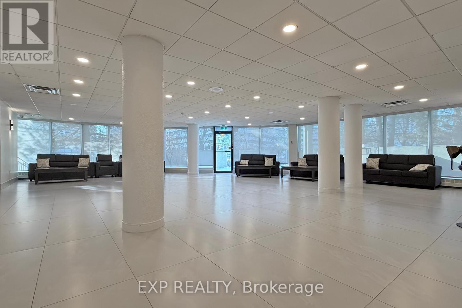 1001 - 350 Webb Drive, Mississauga, Ontario  L5B 3W4 - Photo 37 - W12633084