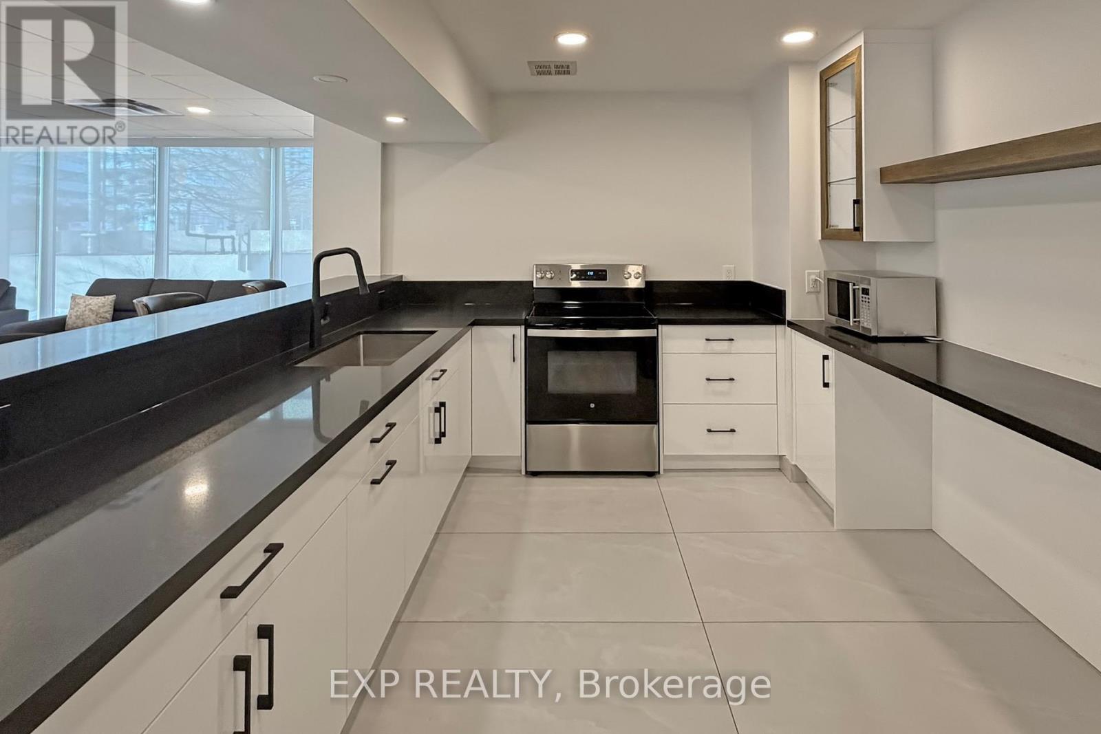 1001 - 350 Webb Drive, Mississauga, Ontario  L5B 3W4 - Photo 39 - W12633084