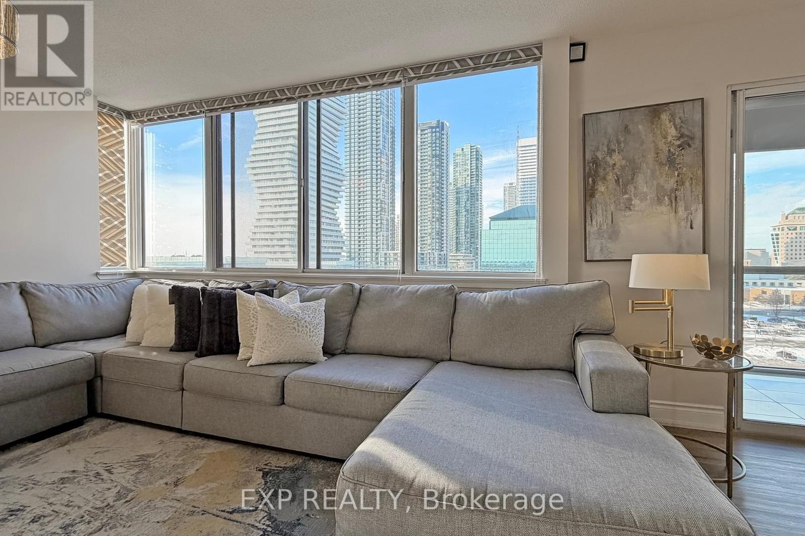 1001 - 350 Webb Drive, Mississauga, Ontario  L5B 3W4 - Photo 8 - W12633084