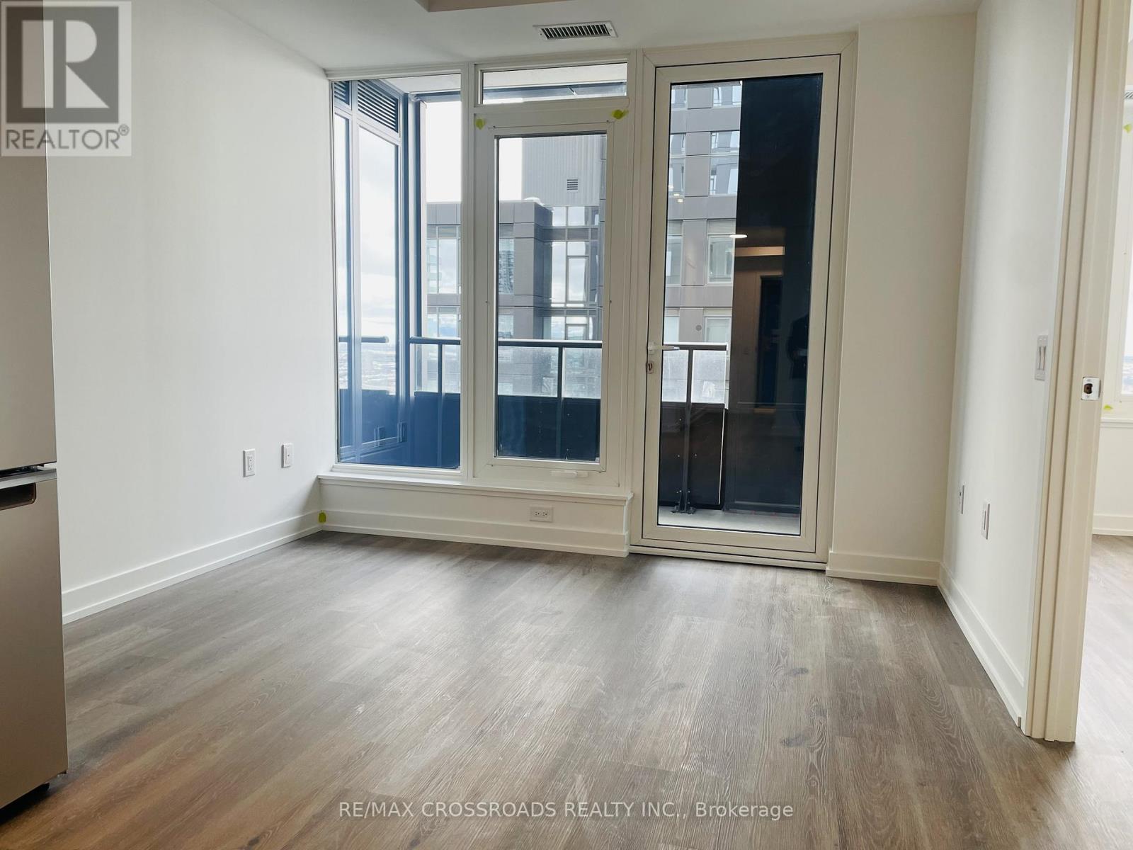 3612 - 395 Square One Drive, Mississauga, Ontario  L5B 0P6 - Photo 13 - W12633090