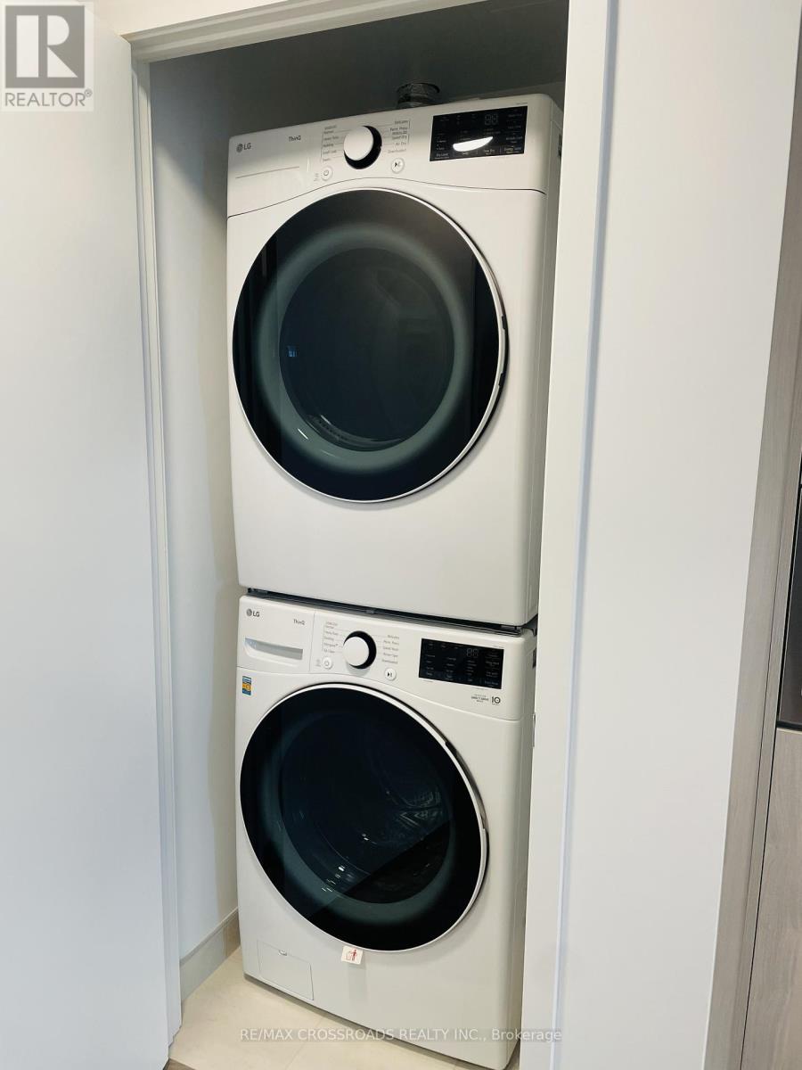 3612 - 395 Square One Drive, Mississauga, Ontario  L5B 0P6 - Photo 20 - W12633090