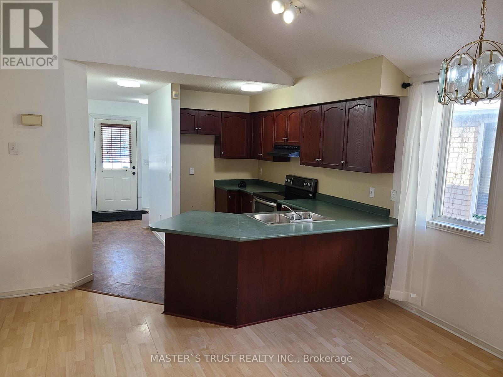 174 Rickson Avenue, Guelph, Ontario  N1G 4Y6 - Photo 3 - X12633110