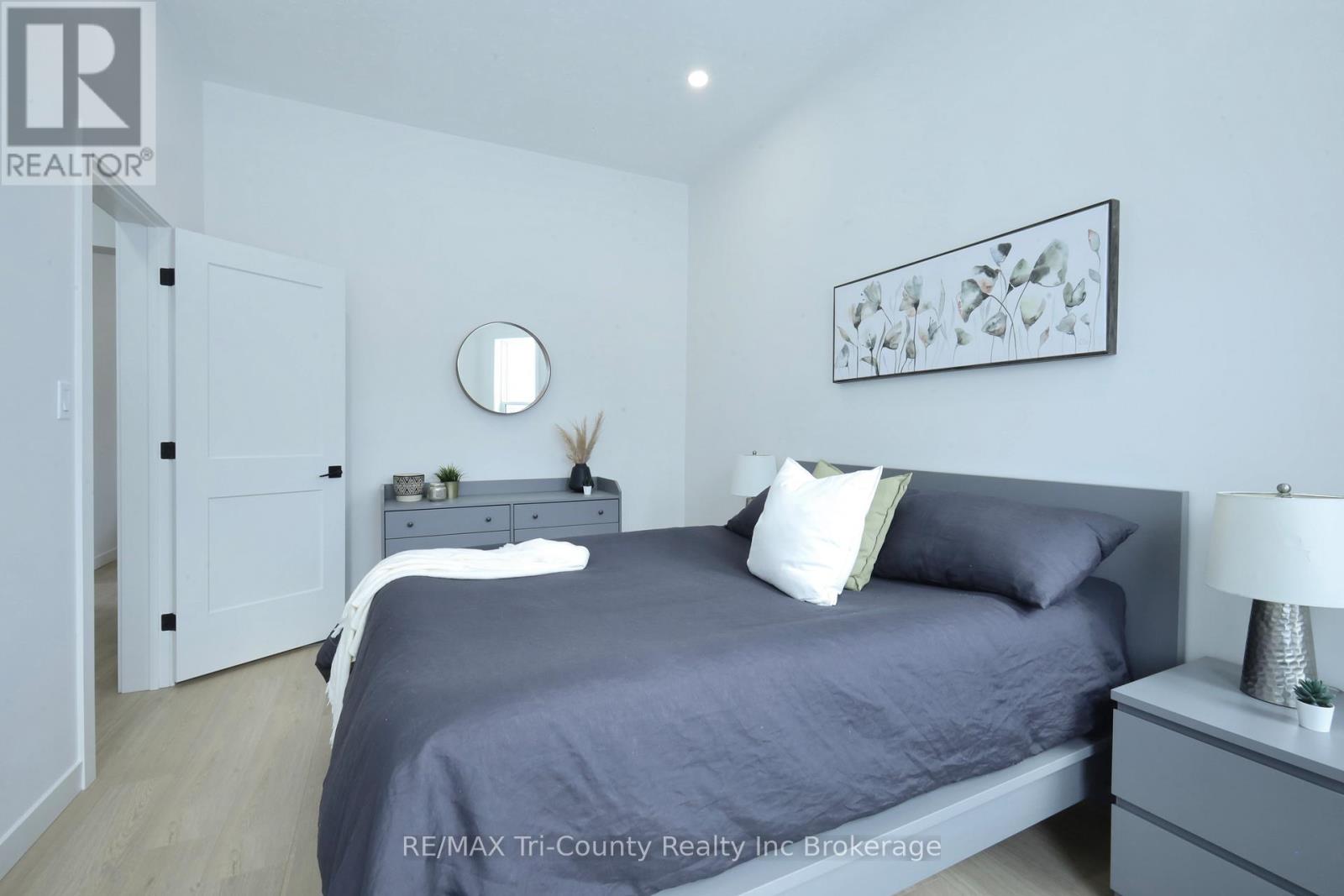 12 Mariam Street, St. Thomas, Ontario  N5P 1W8 - Photo 23 - X12633156