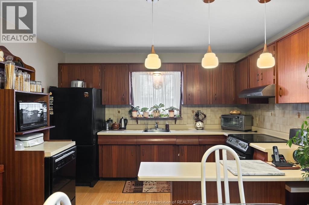 1615 Leduc, Windsor, Ontario  N9B 1S9 - Photo 8 - 25031660