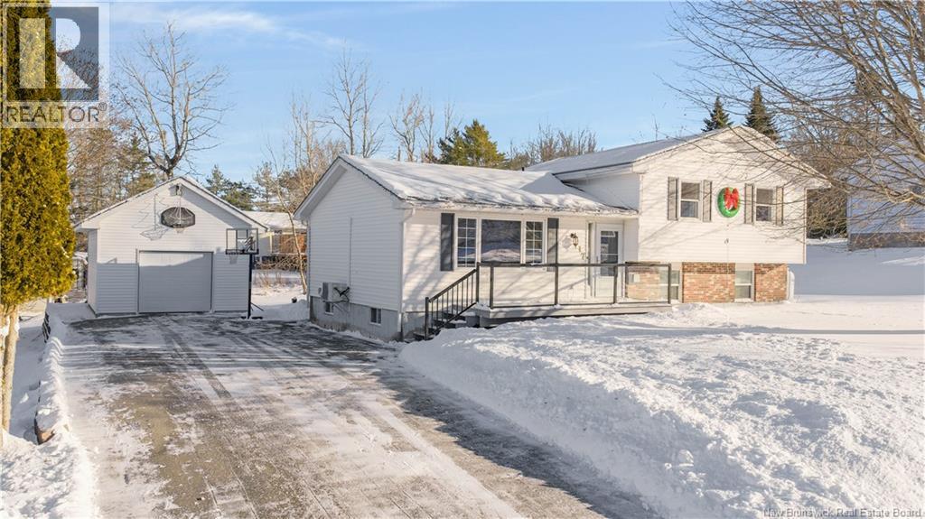 17 Autumnwood Avenue, Quispamsis, New Brunswick  E2E 1V6 - Photo 1 - NB131178