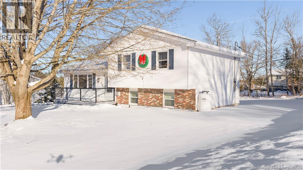 17 Autumnwood Avenue, Quispamsis, New Brunswick  E2E 1V6 - Photo 3 - NB131178