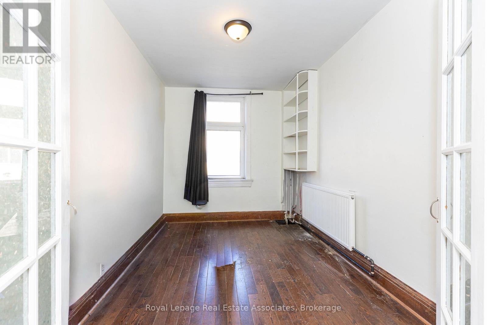 Second Floor - 497 Bloor Street W, Toronto, Ontario  M5S 1Y2 - Photo 11 - C12387957