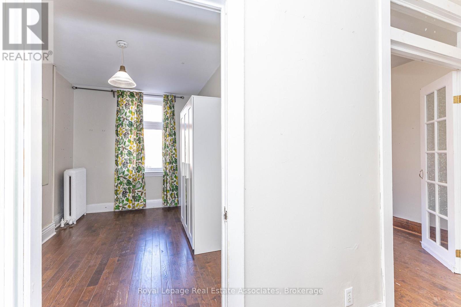 Second Floor - 497 Bloor Street W, Toronto, Ontario  M5S 1Y2 - Photo 7 - C12387957