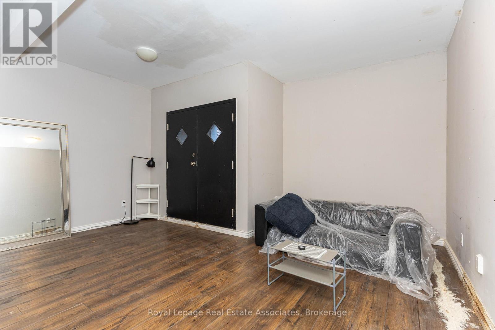 Second Floor - 497 Bloor Street W, Toronto, Ontario  M5S 1Y2 - Photo 24 - C12387957
