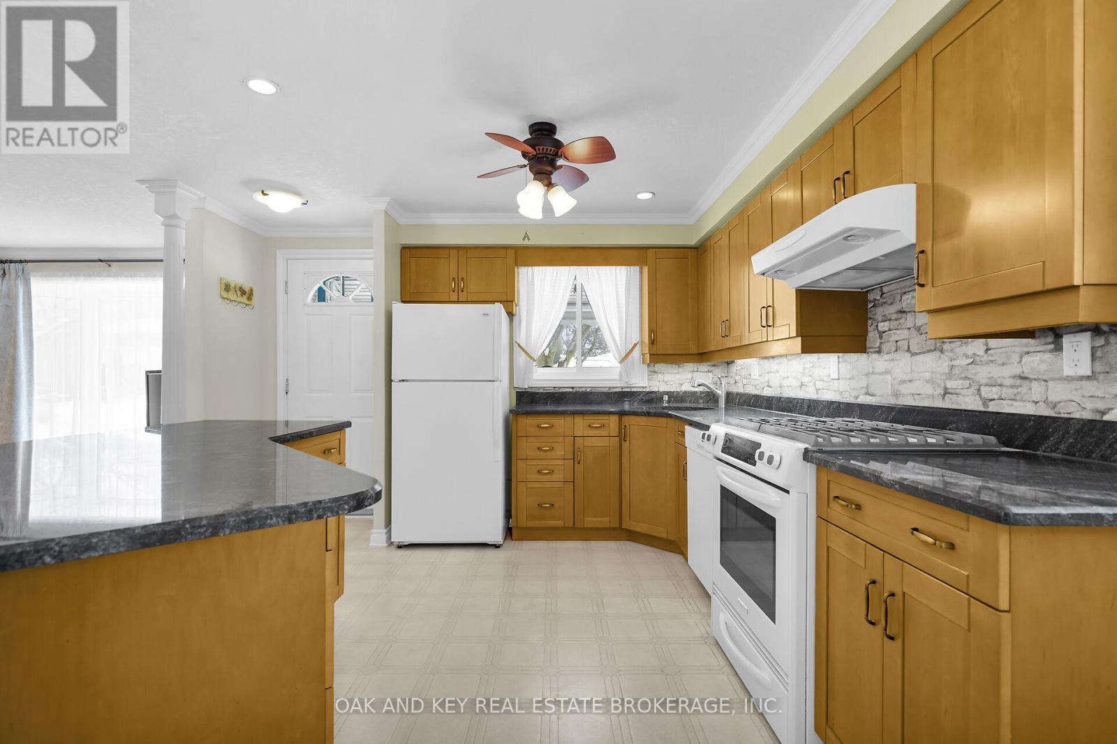 6 Court Lane, London East, Ontario  N5W 5M5 - Photo 13 - X12633130