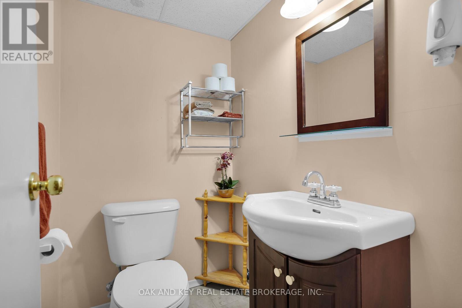 6 Court Lane, London East, Ontario  N5W 5M5 - Photo 33 - X12633130