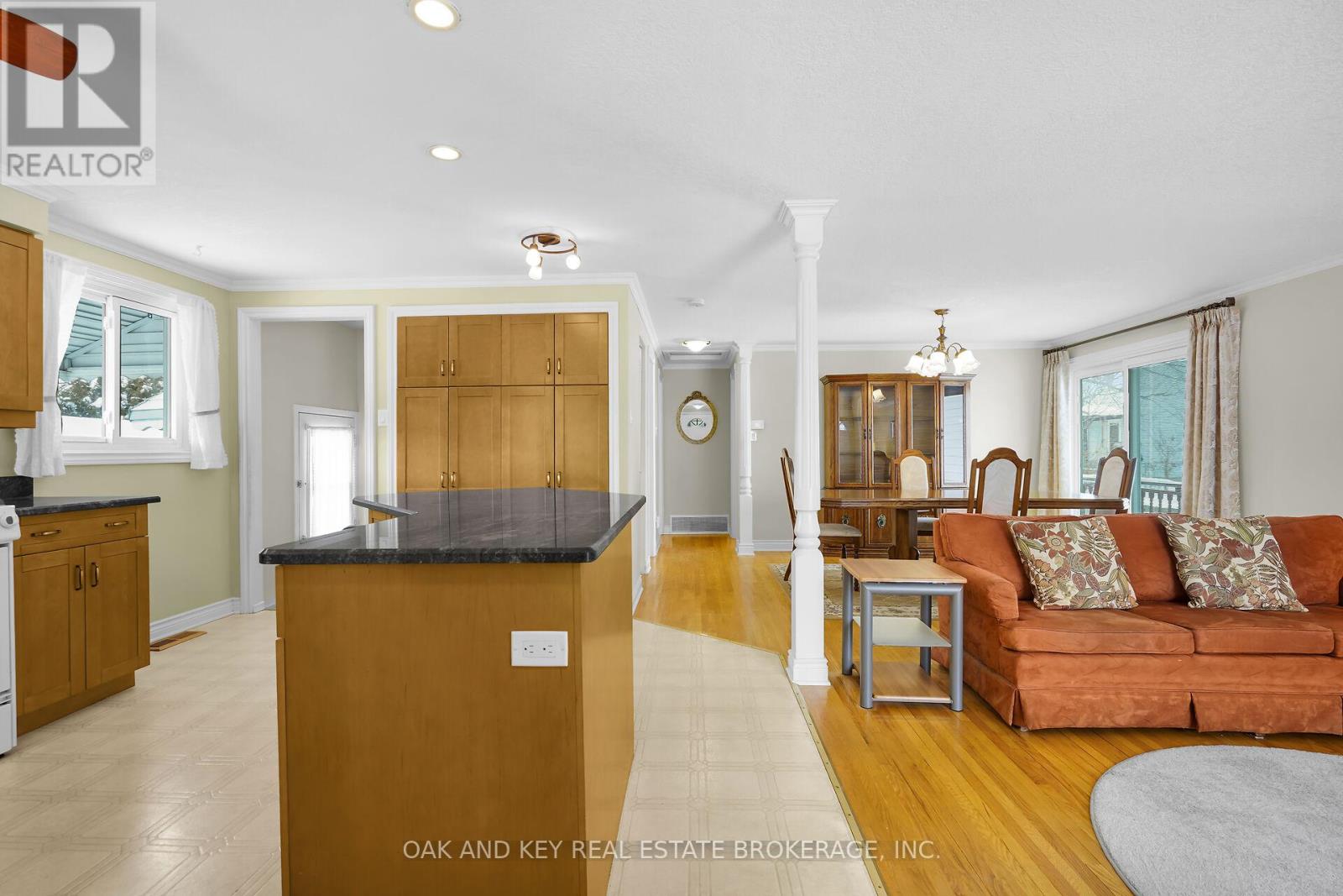 6 Court Lane, London East, Ontario  N5W 5M5 - Photo 5 - X12633130