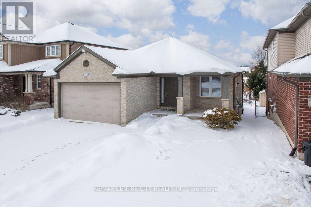 12 Peach Tree Boulevard, St. Thomas, Ontario  N5R 0B3 - Photo 1 - X12633158