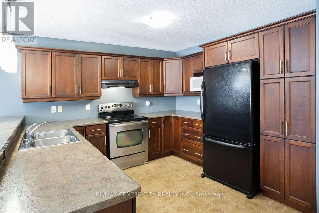 12 Peach Tree Boulevard, St. Thomas, Ontario  N5R 0B3 - Photo 10 - X12633158