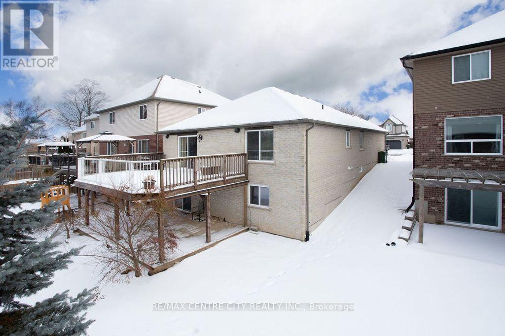 12 Peach Tree Boulevard, St. Thomas, Ontario  N5R 0B3 - Photo 2 - X12633158