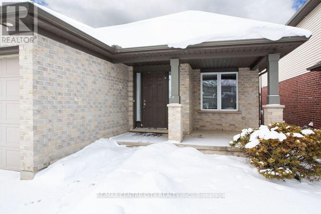 12 Peach Tree Boulevard, St. Thomas, Ontario  N5R 0B3 - Photo 3 - X12633158